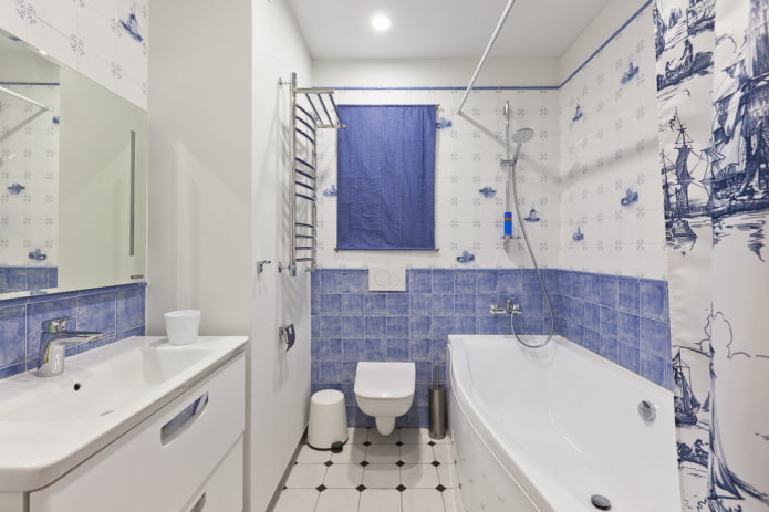 valkoiset ja siniset laatat kylpyhuoneen sisustuksessa