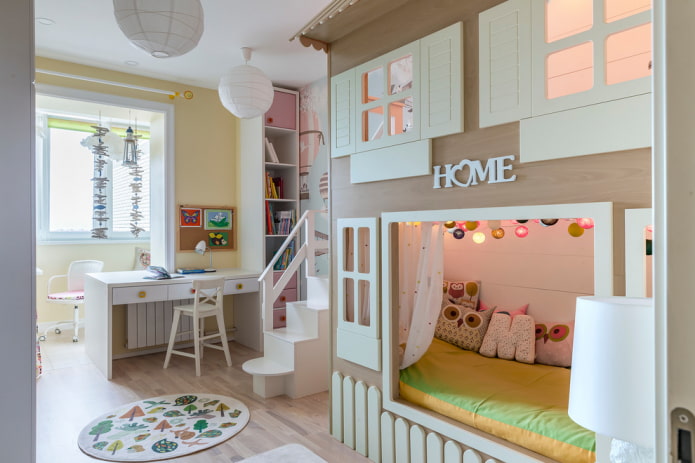 легло под формата на къща в детската стая за момиче