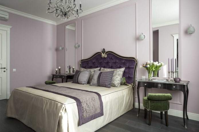 violeta gulta guļamistabas interjerā