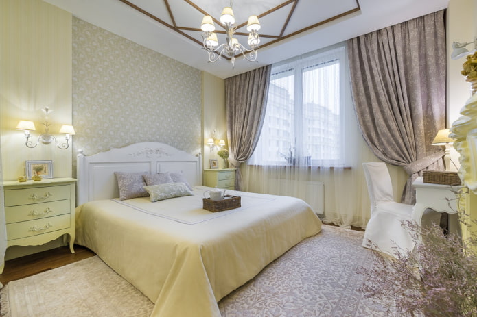 lit à l'intérieur dans le style provençal