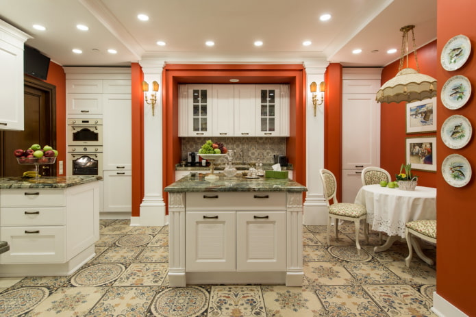 podlahové dlaždice se vzorem v interiéru kuchyně