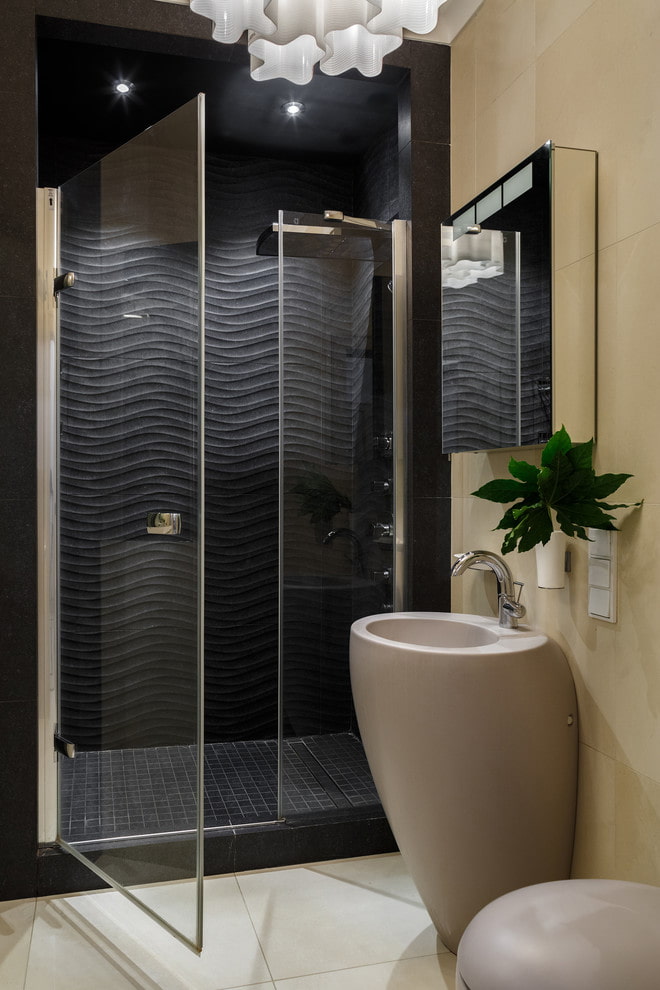possibilità di decorare la cabina doccia con piastrelle
