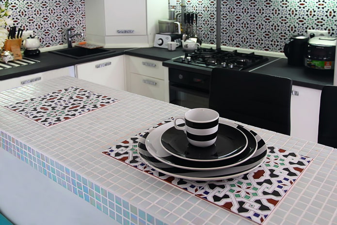 mosaik bordplade i køkkenet