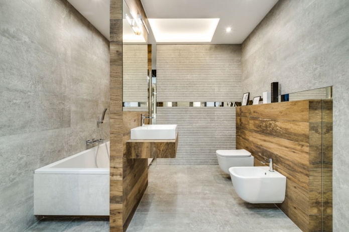 kombinationen af ​​trælignende fliser med beton i badeværelset