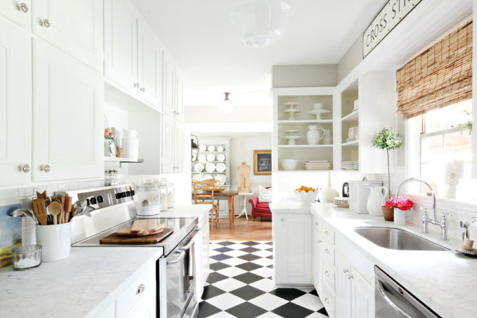 Keuken met zwart en wit linoleum