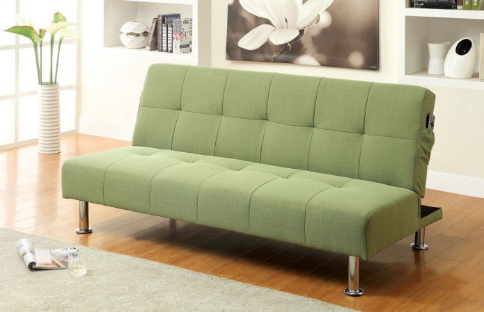 sulankstoma sofa interjere žalia spalva