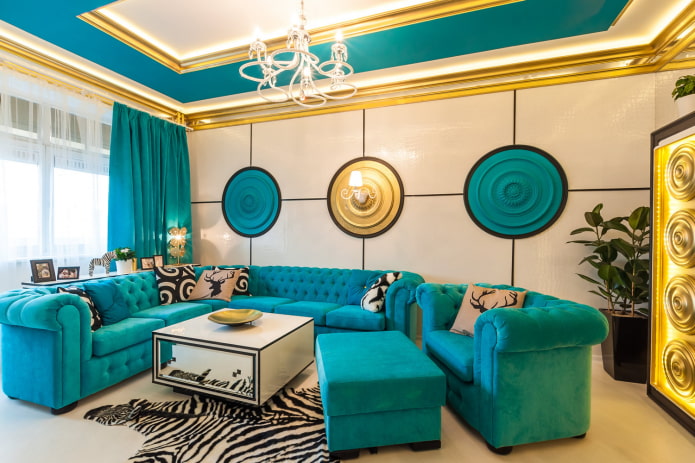 turkis sofa kombineret med gardiner