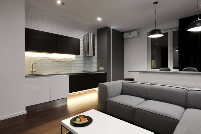 pohovka v interiéru kuchyně ve stylu minimalismu