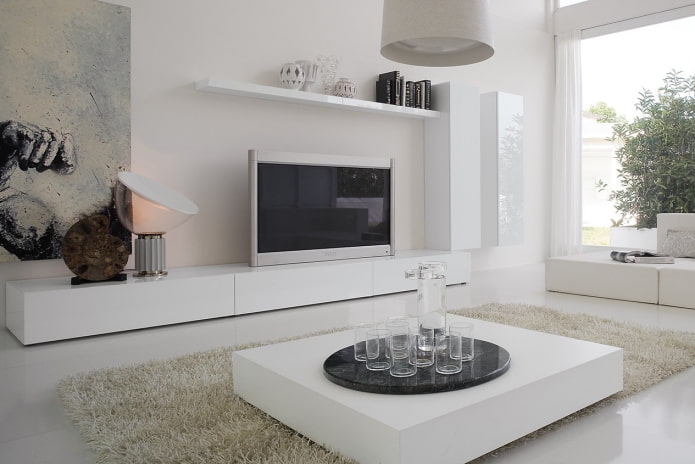 Televizní stojan v interiéru ve stylu minimalismu