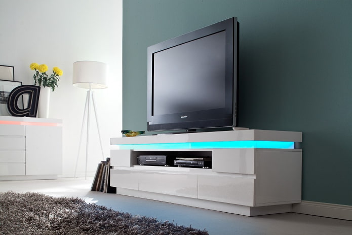 TV meubel met verlichting in het interieur