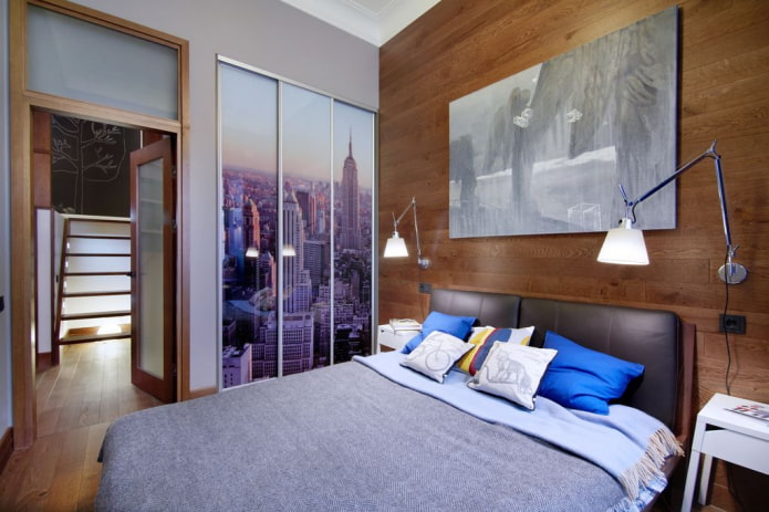 garderobe med facade med fotoprint i det indre af soveværelset