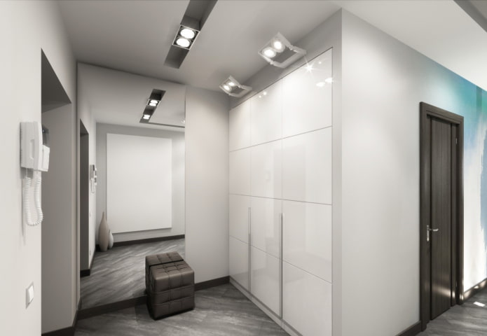 almari pakaian di bahagian dalam koridor dengan gaya minimalis