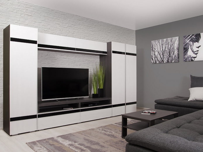 seinä olohuoneen sisätiloissa minimalismin tyyliin