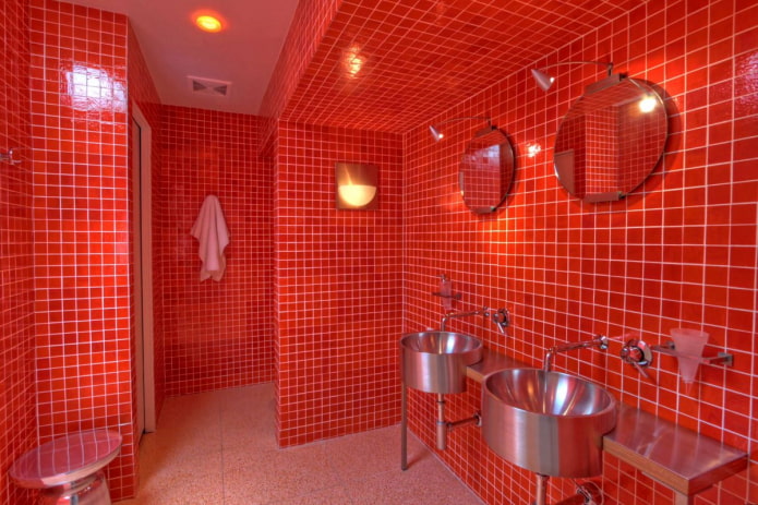 hiasan bilik mandi dengan warna merah