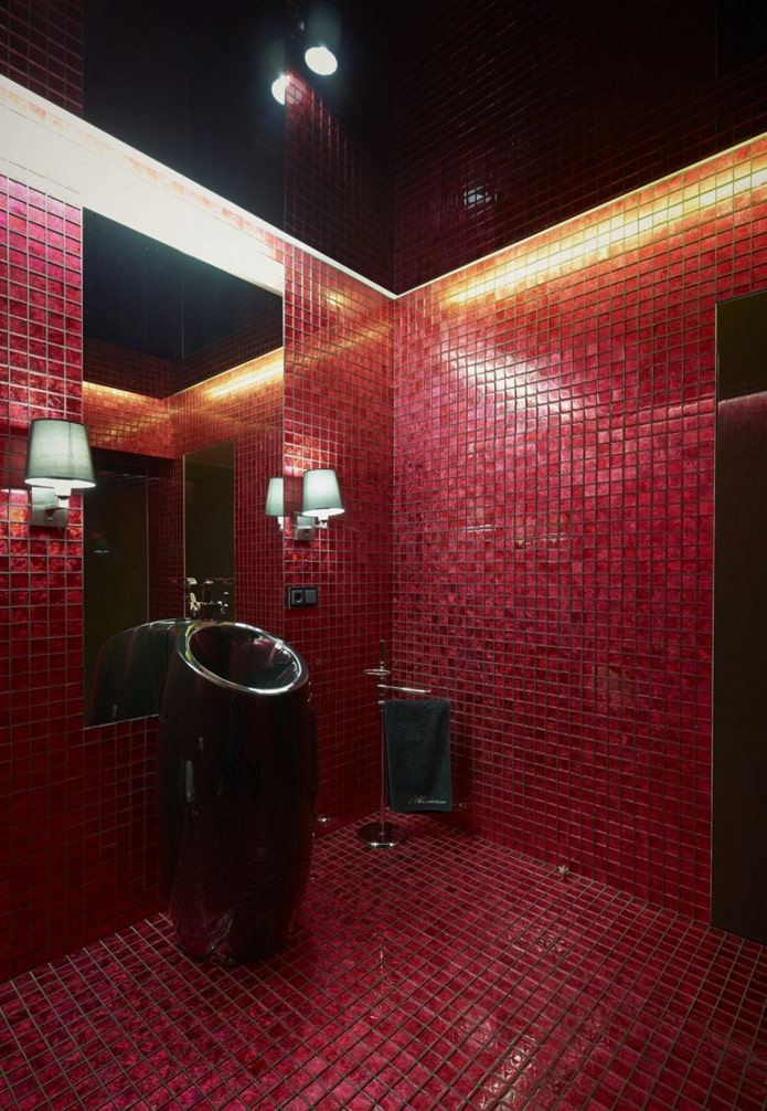 bilik mandi dengan warna merah