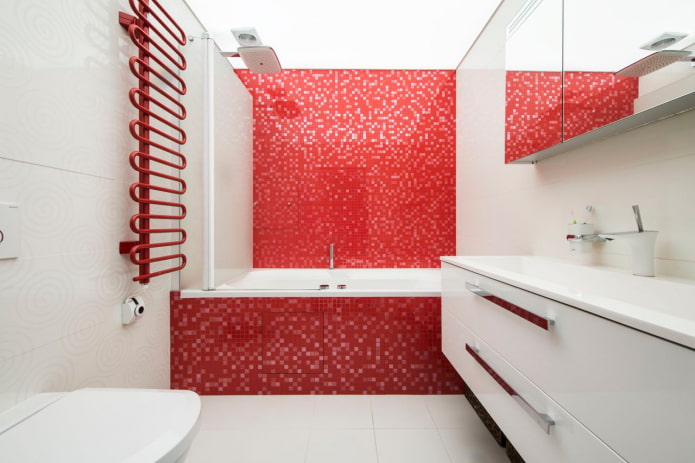 kırmızı ve beyaz tonlarında banyo