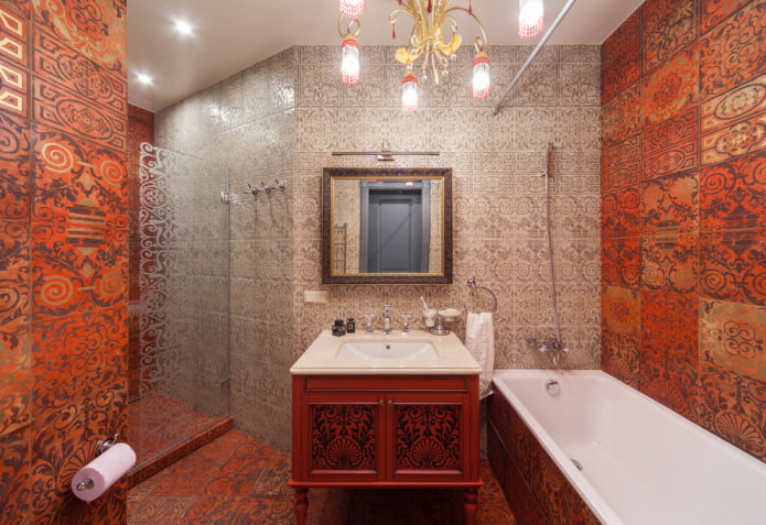 badkamer in rode en grijze tinten