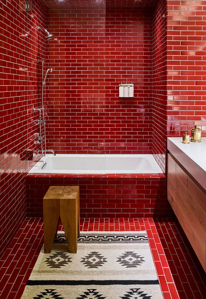 badkamer in rode tinten