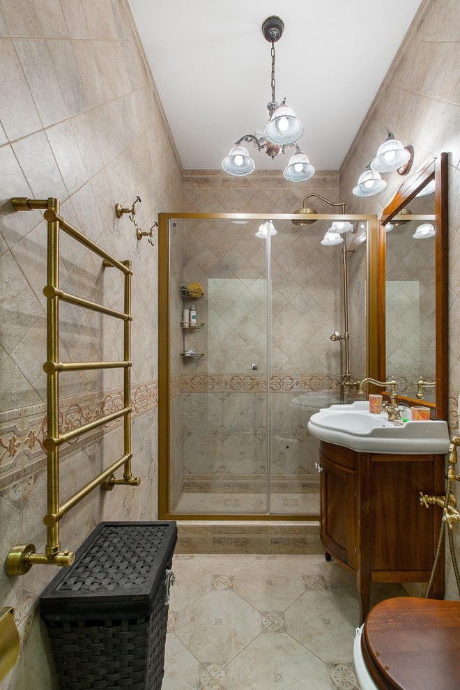 klasiskā stila dušas telpa
