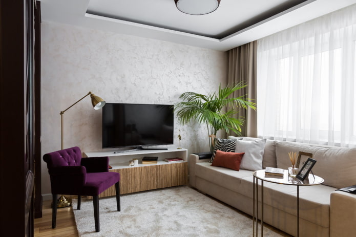 dzīvojamās istabas interjers dzīvoklī ar 36 laukumiem