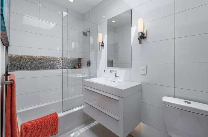 design interiéru koupelny v bílých barvách