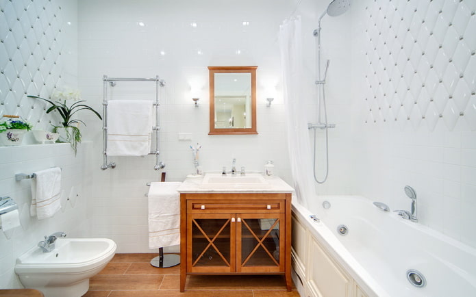 vannas istaba baltā krāsā klasiskā stilā