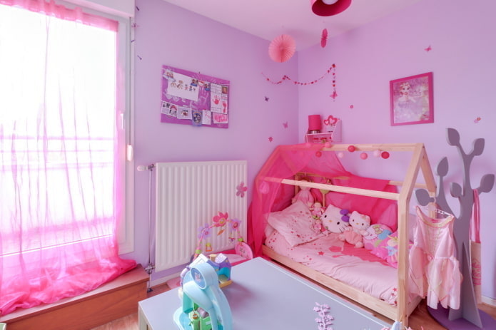 růžový a fialový pokoj pro dívku