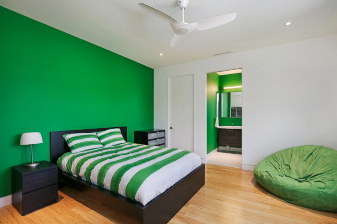 обзавеждане в интериора на спалнята в зелени тонове