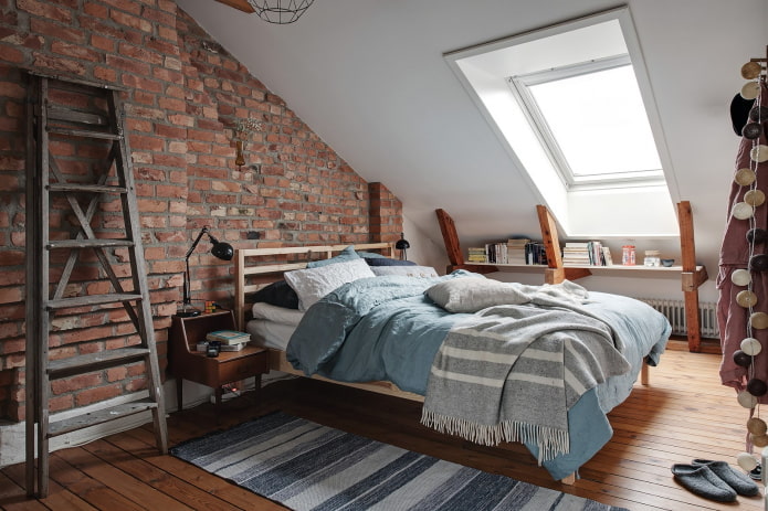 loft-stijl zolder slaapkamer interieur