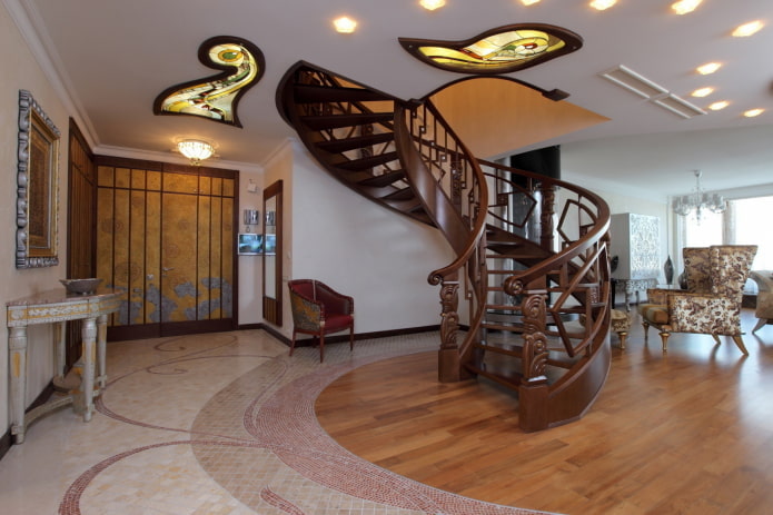 дизайн на стълбище в интериора на двуетажен апартамент