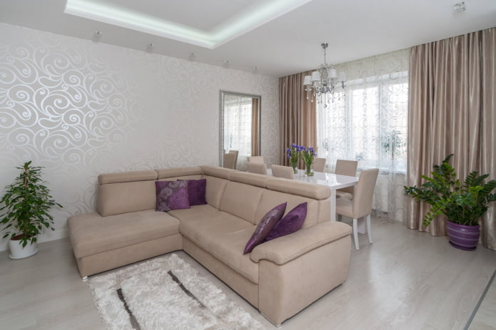 interiér obývacího pokoje v bílých a béžových odstínech