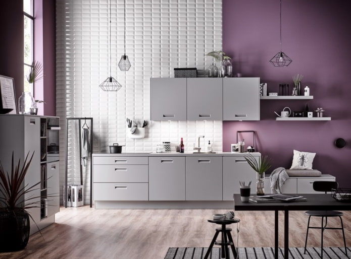 pilkos violetinės spalvos virtuvės dizainas