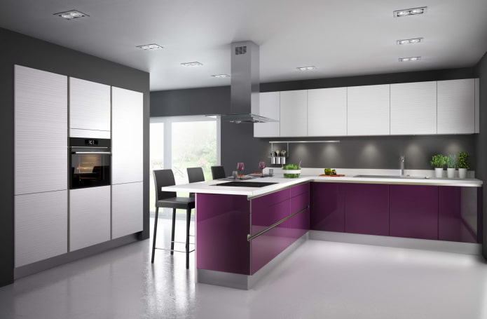 keittiön suunnittelu harmaa-violetti sävyjä