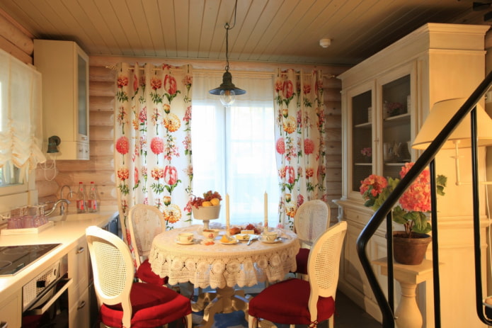 nội thất của một ngôi nhà gỗ theo phong cách Provence