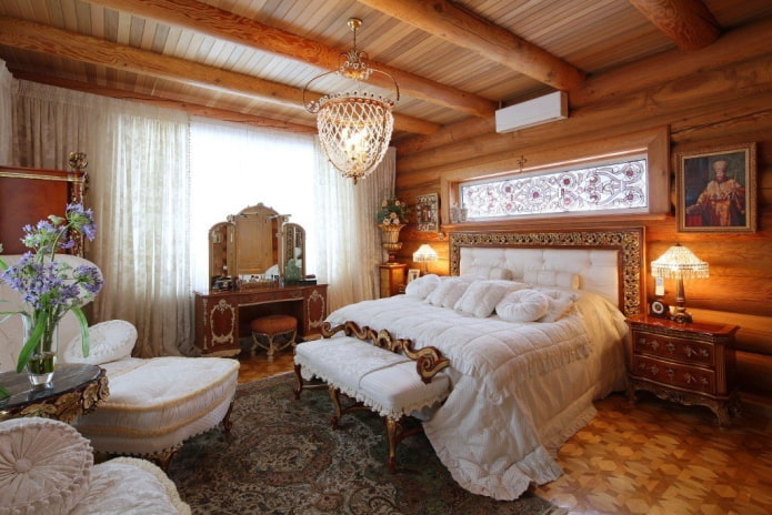intérieur d'une maison en rondins de style russe