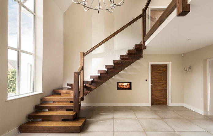 formy biegów schodów we wnętrzu domu interior