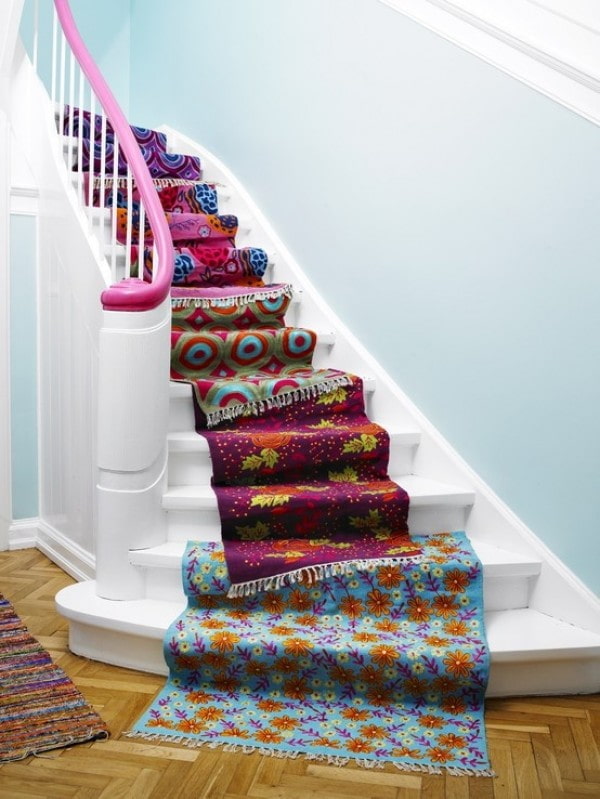 özel bir evin iç kısmında merdiven tasarımı