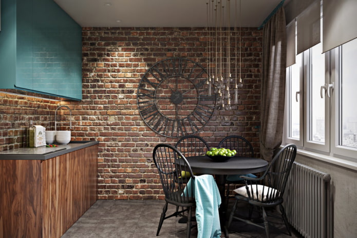 velmi malá kuchyň s dřevěnými skříňkami a dekorativní cihlovou přízvučnou zdí