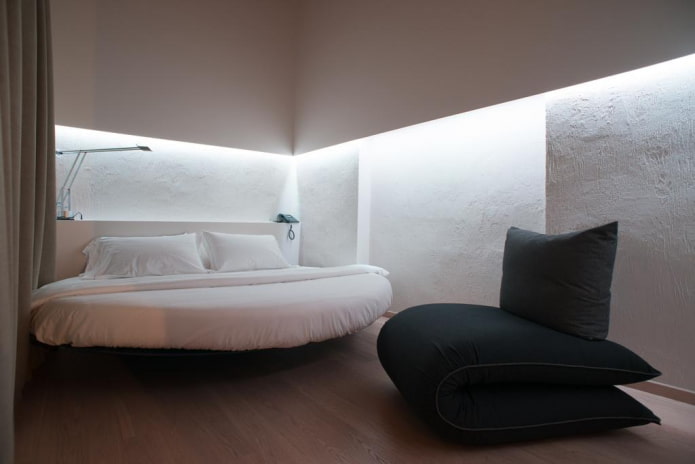 møbler i det indre af soveværelset i højteknologisk stil