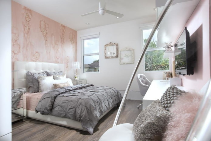 wnętrze szaro-różowej sypialni
