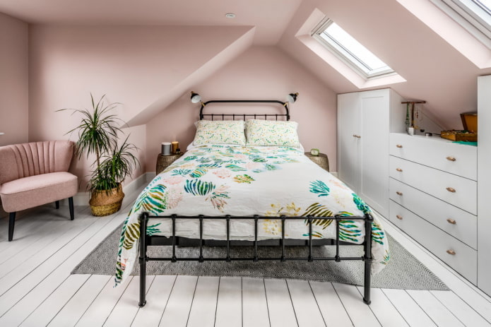 wyposażenie wnętrza sypialni w odcieniach różu