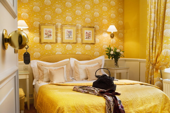 sarı tonlarda yatak odası iç
