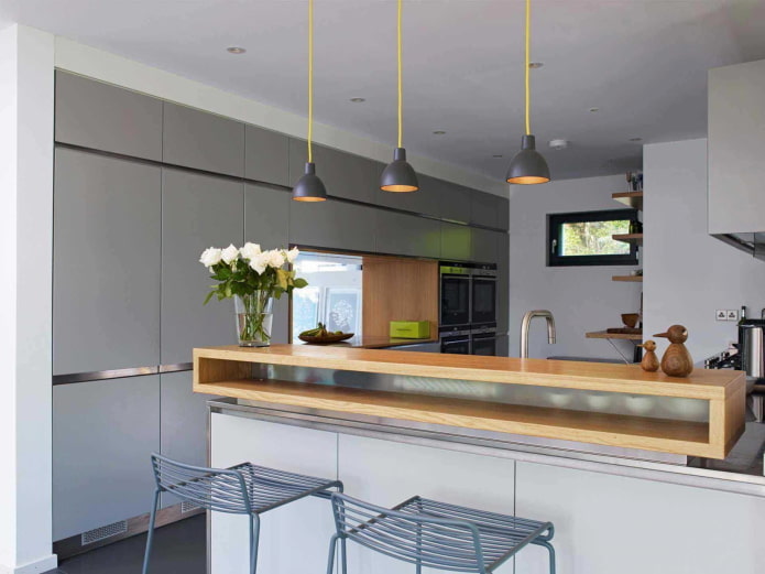 belysning i det indre af køkkenet i moderne stil
