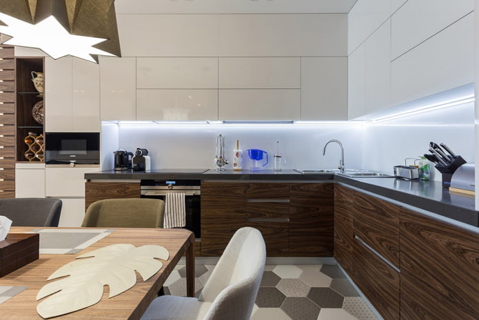 osvětlení v interiéru kuchyně v moderním stylu