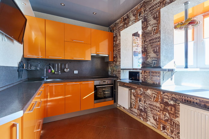 tapety v interiéri kuchyne v oranžových tónoch