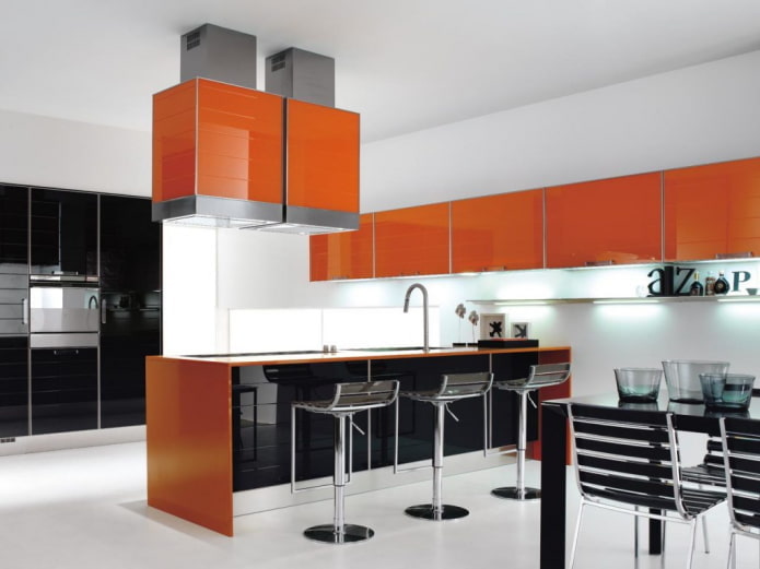 εσωτερική διακόσμηση κουζίνας σε πορτοκαλί χρώματα