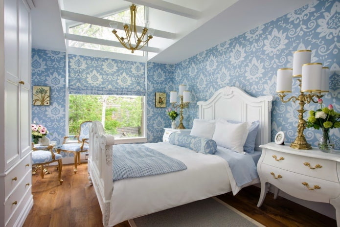 mėlynos ir baltos miegamojo interjeras