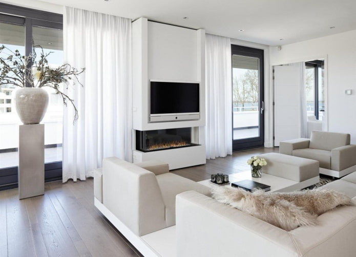 záclony v obývacím pokoji v bílé barvě