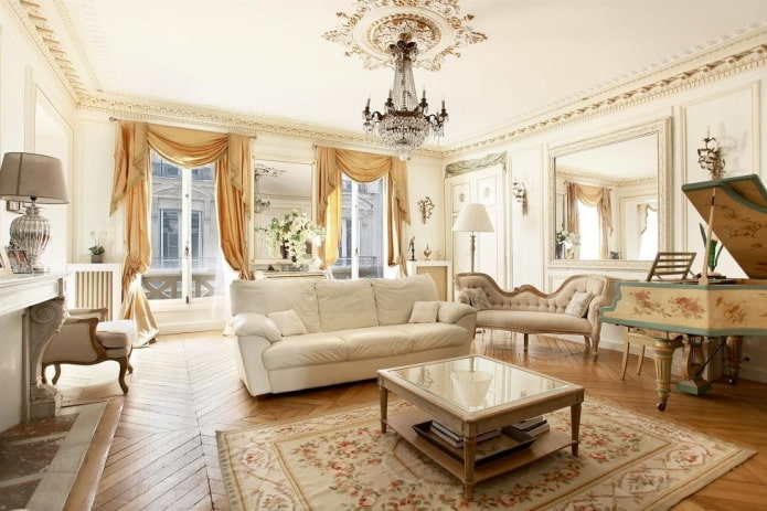 obývacia izba v bielej farbe v klasickom štýle