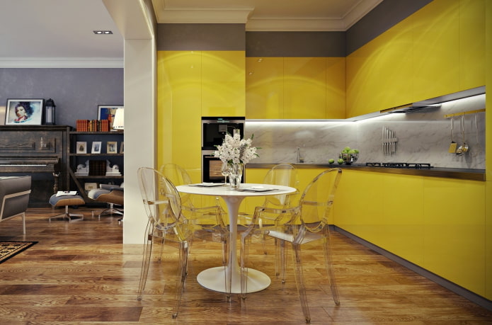 perabot dan perkakas di bahagian dalam dapur dengan warna kuning